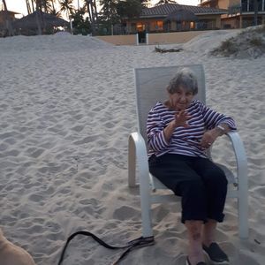 Meet your Posher, Evelyn